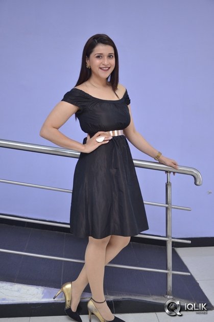 Mannara-Chopra-at-Rogue-Movie-Success-Meet